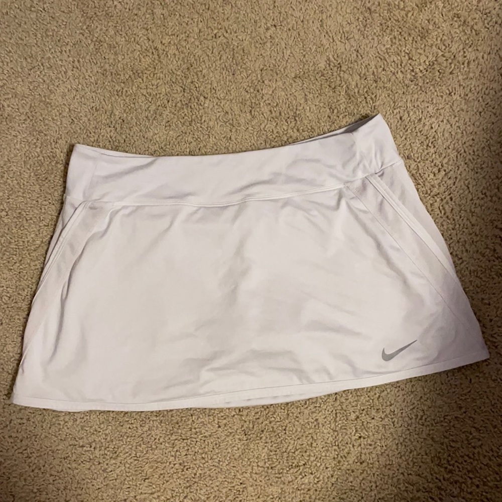 Gently used Nike tennis skirt! Size L